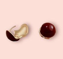 Load image into Gallery viewer, Reid Stud Earrings