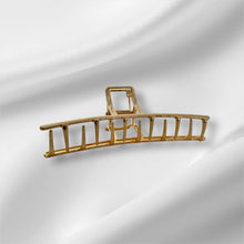 Load image into Gallery viewer, Curve Elegance Hair Clamp