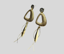 Load image into Gallery viewer, Ethereal Drift Earrings