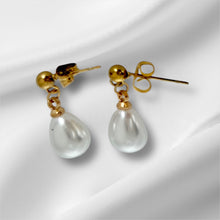 Load image into Gallery viewer, Lustre Drop Pearl Earrings