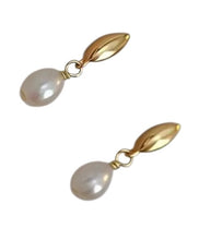 Load image into Gallery viewer, Elise Mini Pearl Drop Earrings