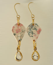 Load image into Gallery viewer, Teardrop Floral Earrings