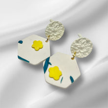Load image into Gallery viewer, Verdant Grace Earrings