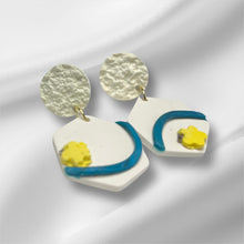 Load image into Gallery viewer, Verdant Grace Earrings