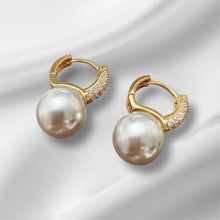 Load image into Gallery viewer, Pearl Pave Earrings