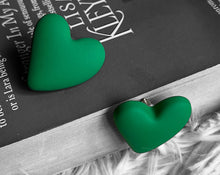 Load image into Gallery viewer, Zia Heart Earrings