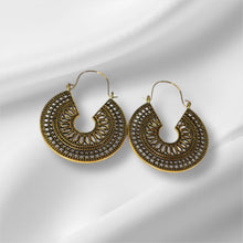 Load image into Gallery viewer, Skylar Earrings