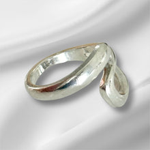 Load image into Gallery viewer, Minimalist Silver Adjustable Ring