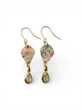 Load image into Gallery viewer, Teardrop Floral Earrings