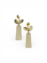 Load image into Gallery viewer, Leaf Drift Drops Earrings