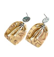 Load image into Gallery viewer, Earthy Heart Drops