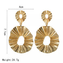 Load image into Gallery viewer, Sunburst Boho Gold Pleated Earrings
