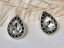 Load image into Gallery viewer, Jade Stud Earrings