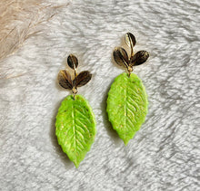 Load image into Gallery viewer, Aster Earrings