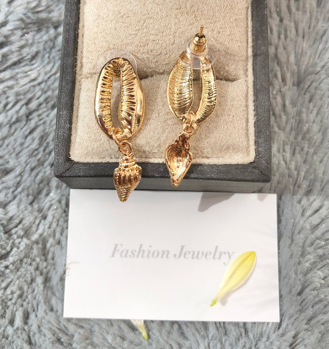 Aurelia Shell Earrings