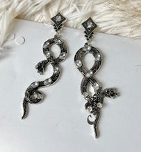 Load image into Gallery viewer, Valentina Earrings