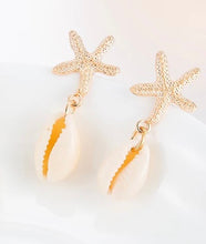 Load image into Gallery viewer, Golden Shore Star Earrings