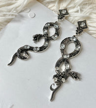 Load image into Gallery viewer, Valentina Earrings