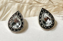 Load image into Gallery viewer, Jade Stud Earrings