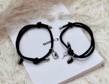 Load image into Gallery viewer, Lock Charm Bracelet