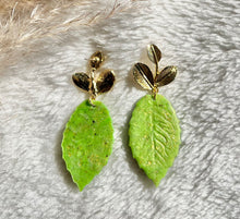 Load image into Gallery viewer, Aster Earrings