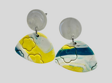 Load image into Gallery viewer, Florie Earrings
