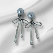 Load image into Gallery viewer, Silver Ribbon Drop Earrings

