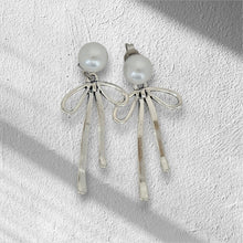 Load image into Gallery viewer, Silver Ribbon Drop Earrings
