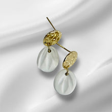 Load image into Gallery viewer, Sugar Glow Earrings
