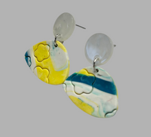 Load image into Gallery viewer, Florie Earrings

