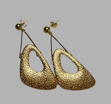 Load image into Gallery viewer, Lillieus Earrings
