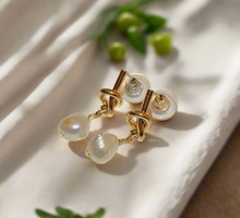 Load image into Gallery viewer, Thekla Earrings
