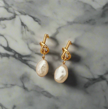 Load image into Gallery viewer, Thekla Earrings
