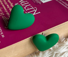 Load image into Gallery viewer, Zia Heart Earrings
