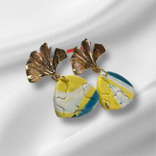 Load image into Gallery viewer, Flora Earrings

