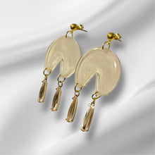 Load image into Gallery viewer, Acantha Earrings
