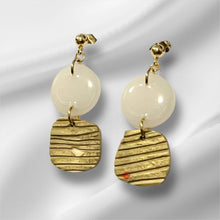 Load image into Gallery viewer, Aires Earrings

