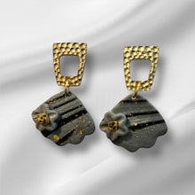 Load image into Gallery viewer, Alice Earrings
