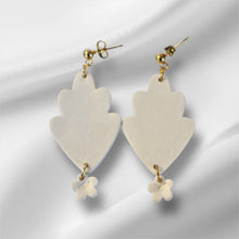 Load image into Gallery viewer, Inaya Earrings
