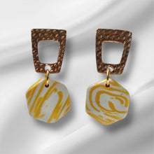 Load image into Gallery viewer, Ava Earrings

