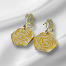 Load image into Gallery viewer, Ava Earrings
