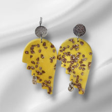 Load image into Gallery viewer, Annabelle’s Earrings
