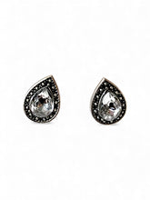 Load image into Gallery viewer, Jade Stud Earrings
