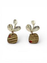 Load image into Gallery viewer, Leaflight Drops Earrings
