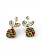 Load image into Gallery viewer, Leaflight Drops Earrings
