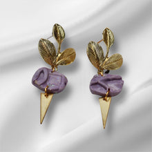 Load image into Gallery viewer, Lavender Leaf Spear Drops
