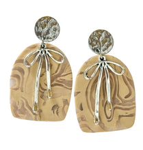 Load image into Gallery viewer, Earthy Heart Drops
