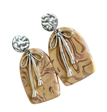 Load image into Gallery viewer, Earthy Heart Drops
