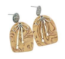 Load image into Gallery viewer, Earthy Heart Drops
