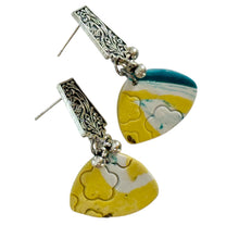 Load image into Gallery viewer, Bird Vintage Studs
